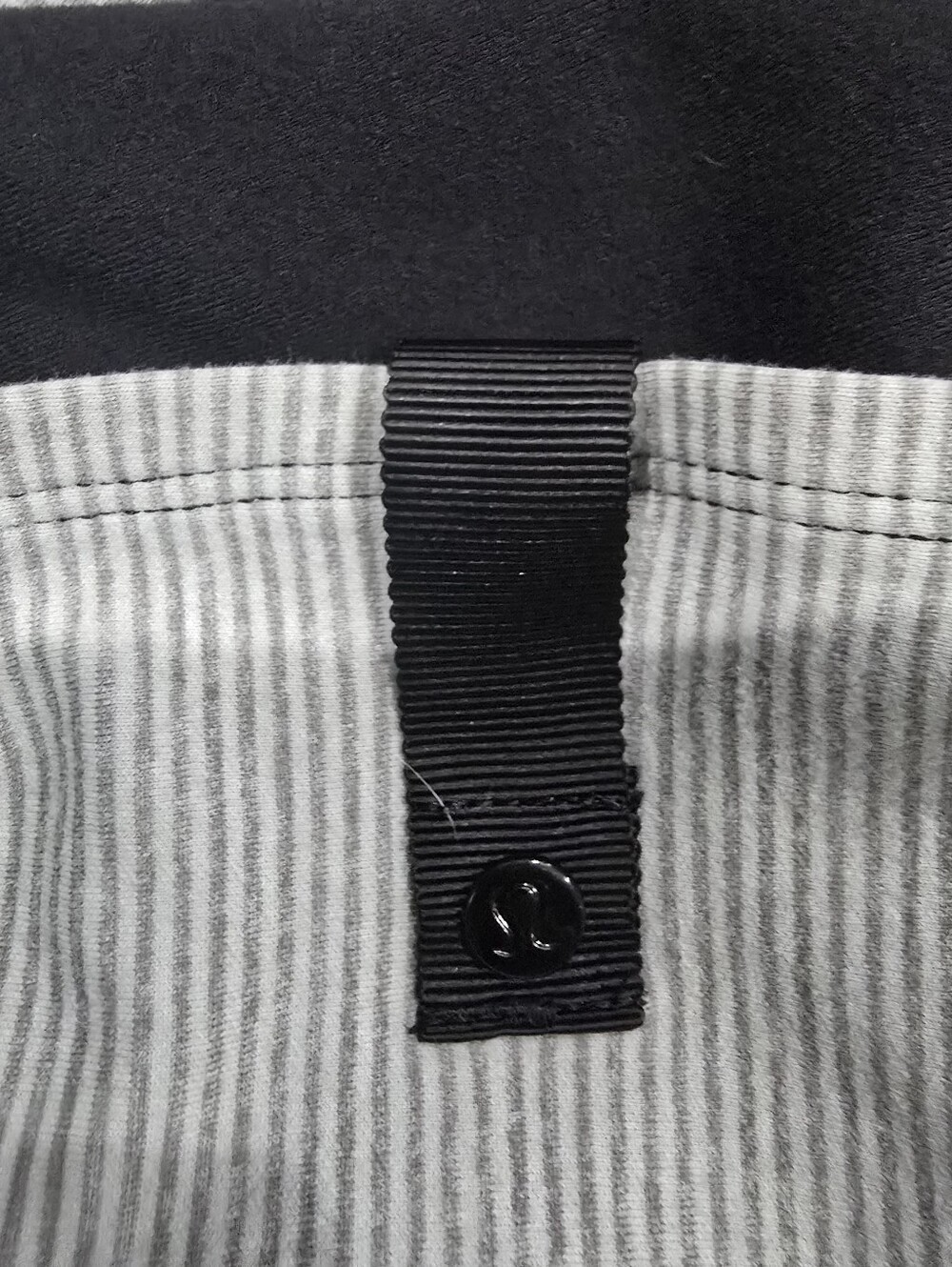Lululemon Vinyasa Scarf wrap featuring gray striped fabric and snap closures - Picture 5 of 6